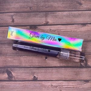 (Tasty) Hydrating lip gloss by Glam by Mia